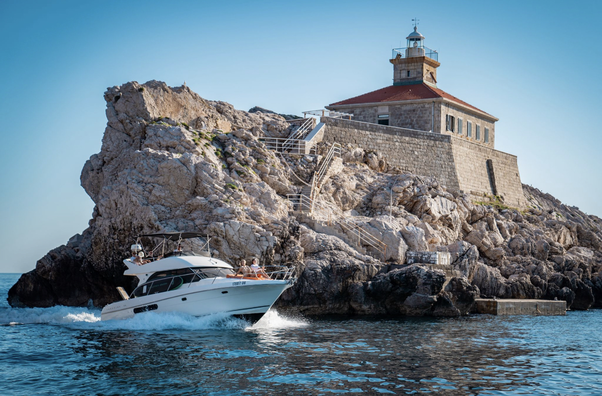 FULL DAY YACHT TOUR